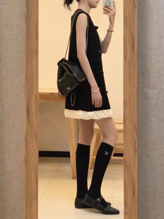 Comes with packaging DDD One pair per box DDD Celine's popular classic letter k