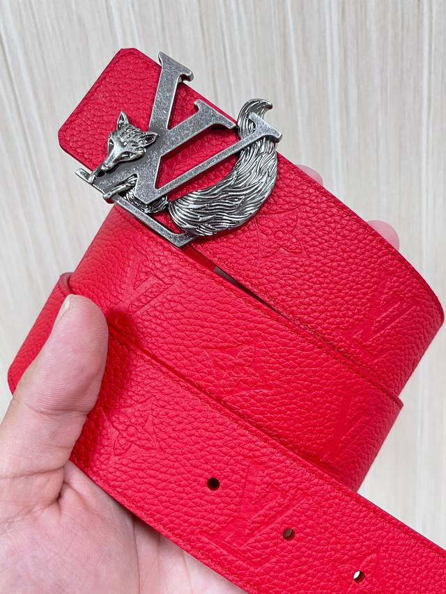 New arrival this season! 4.0 double-sided blue lychee pattern, one side embosse