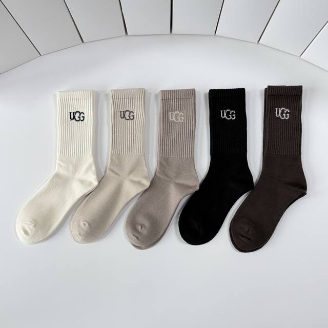 Comes with boutique packaging! Ugg New Cashmere Mid-Length Slouch Socks! Five p