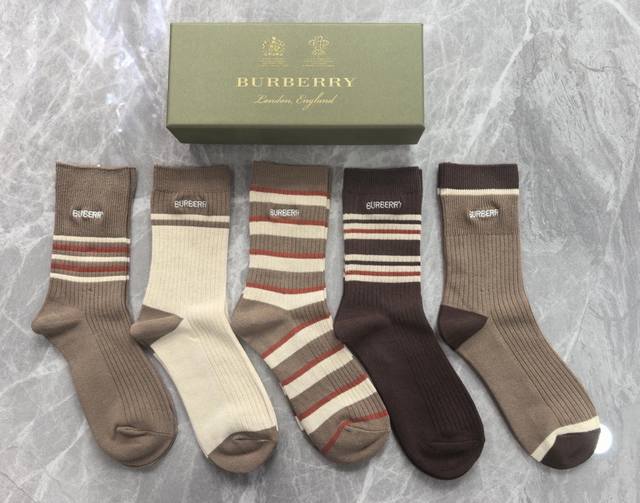 Comes with boutique packaging DDD Burberry's latest double-needle mid-length em