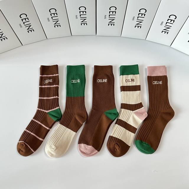 Comes with boutique packaging! Celine's new double-needle embroidered mid-lengt