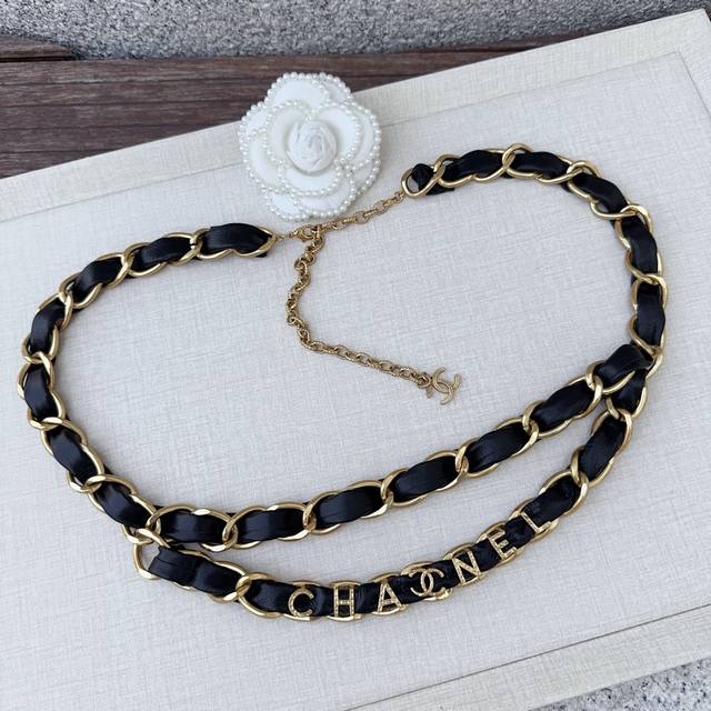 Chanel 's latest design, pure copper waist chain with lambskin, classic and eleg