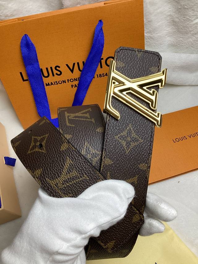 4.0 New seasonal style, one side features embossed English lettering in imported