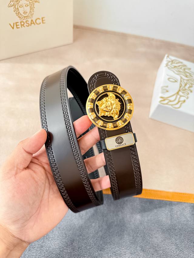 Product Name: Versace Original Belt/Leather Bag DDD Model: Hook buckle, classic