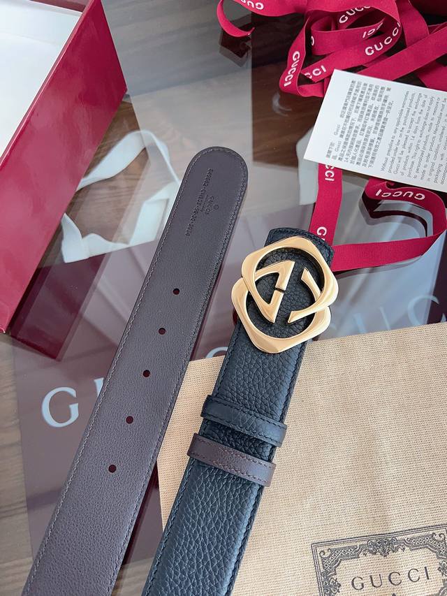 This eye-catching men's belt from Gucci's 2026 Resort collection features a buc