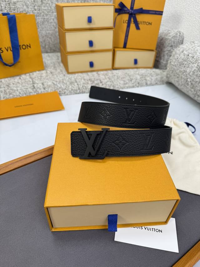 Louis Vuitton LV belt series original hardware, exquisite hand-painted edges, so
