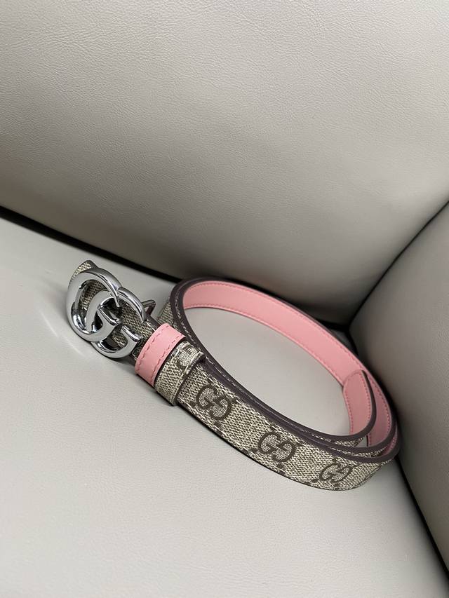 Gg Marmont Reversible Narrow Belt 2.0 Width DDD The Gg Marmont collection introd