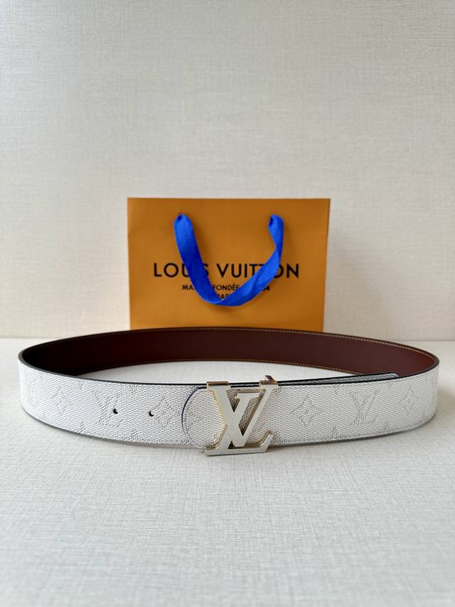 4.0 Wide L-Shaped Monogram H