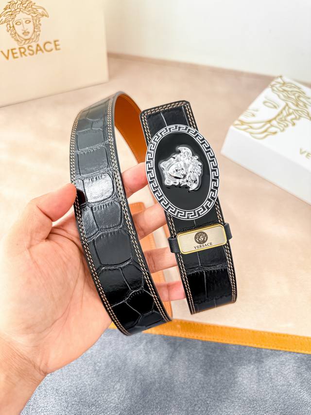 Product Name: Versace Original Belt/Leather Bag DDD Model: Hook buckle, classic
