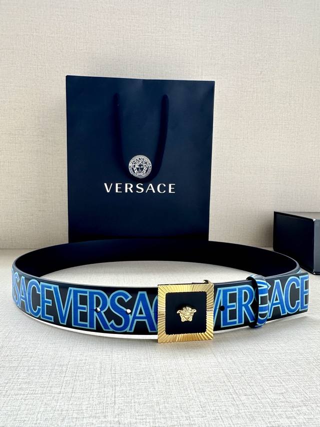 Width 3.8cm Versace This printed black belt is made of calfskin and features a