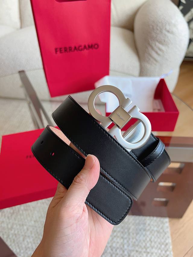 Ferragamo 2026 Early Spring Collection: This belt is crafted from top-grain cow