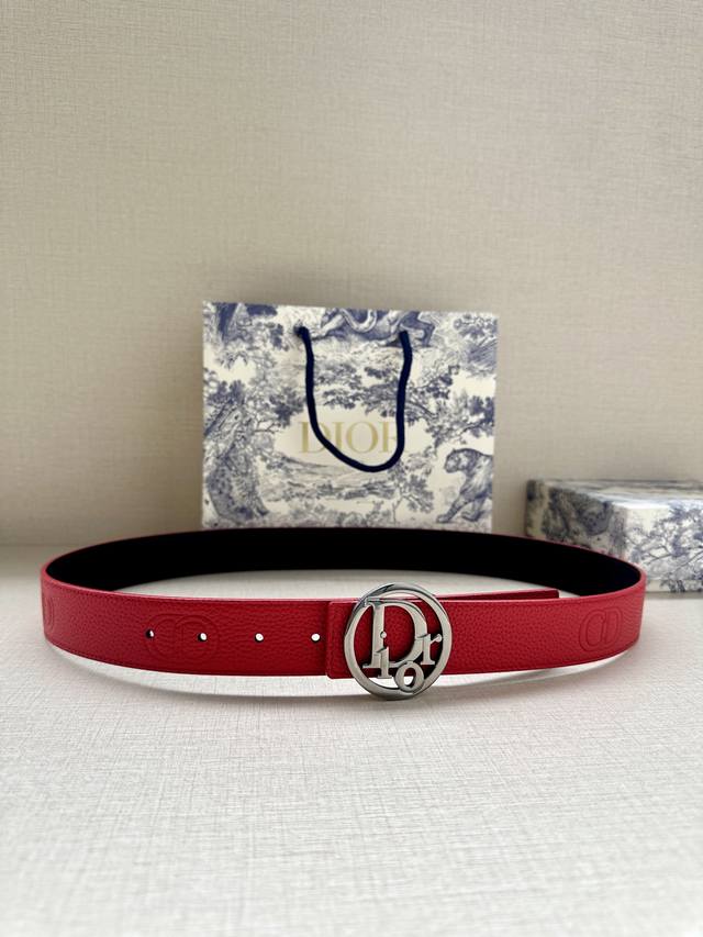 Width 3.5cm. This Dior metal-coated brass belt buckle is a new addition to the