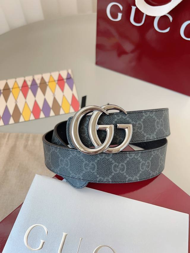 Gucci DDD The iconic Gg pattern continues to add flair to leather accessories, o