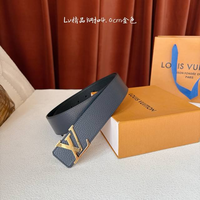 Louis Vuitton: Classic original quality, double-sided pebbled wood grain pattern