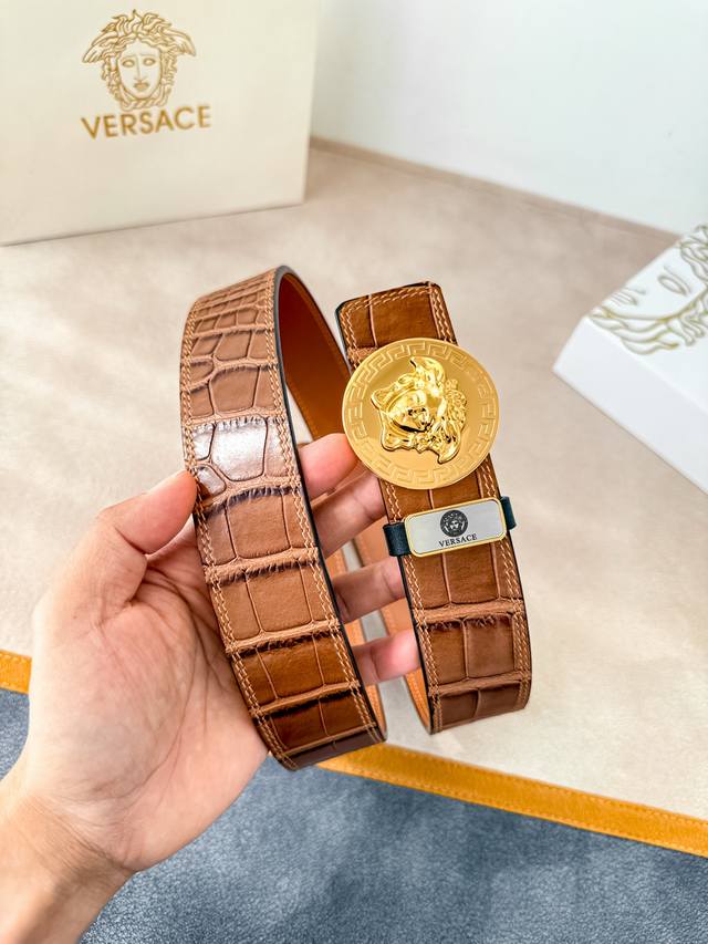 Product Name: Versace Original Belt/Leather Bag DDD Model: Hook buckle, classic