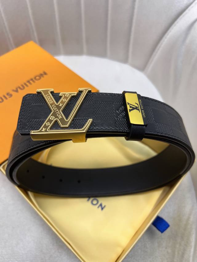 4.0 Wide LV Shadow Belt boasts the classic style of Monogram Shadow leather and
