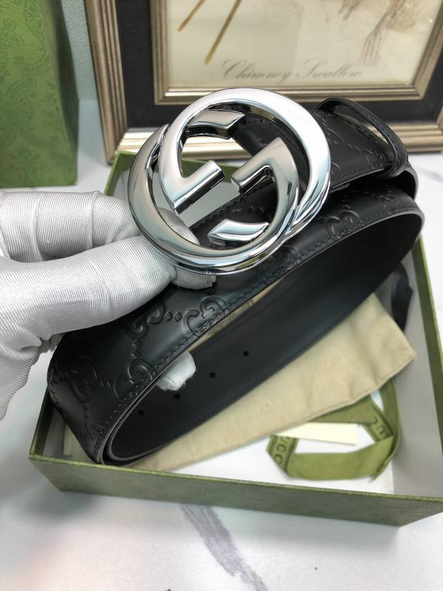 Comes with a complete gift box. Gucci: Original single-layer cowhide leather wi