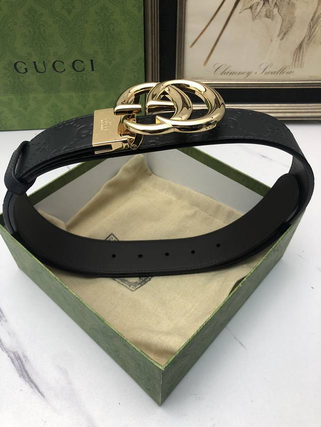 Comes with full packaging and gift box. Gucci: Original quality, reversible bel