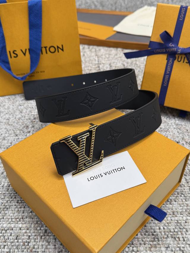 Louis Vuitton LV belt, plain embossed series, original hardware, exquisite hand-