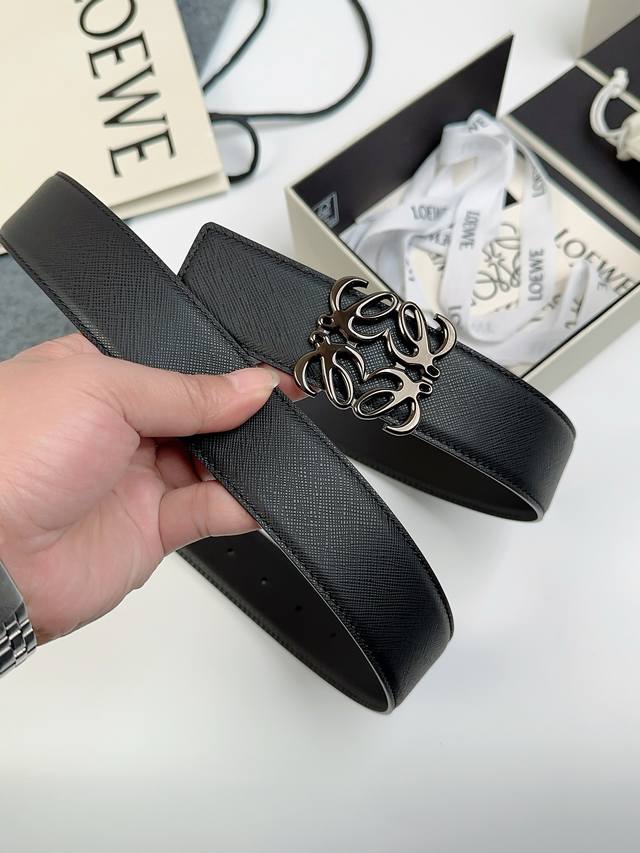 Loewe 4.0cm width, exquisite craftsmanship, soft feel, a classic piece. DDD