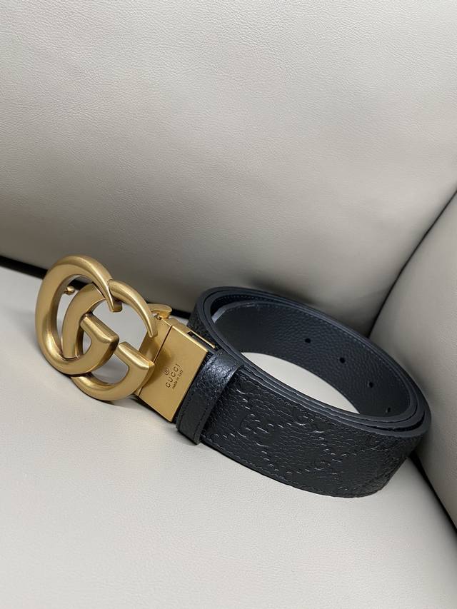 This 3.7mm wide, reversible Gg Marmont strap is part of the 2026 early collecti