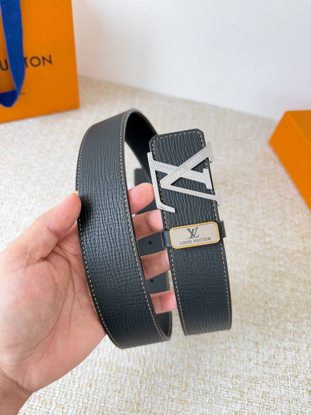 Product Name: Louis Vuitton Belt - Original Single Belt Model: Hook, Classic Pur