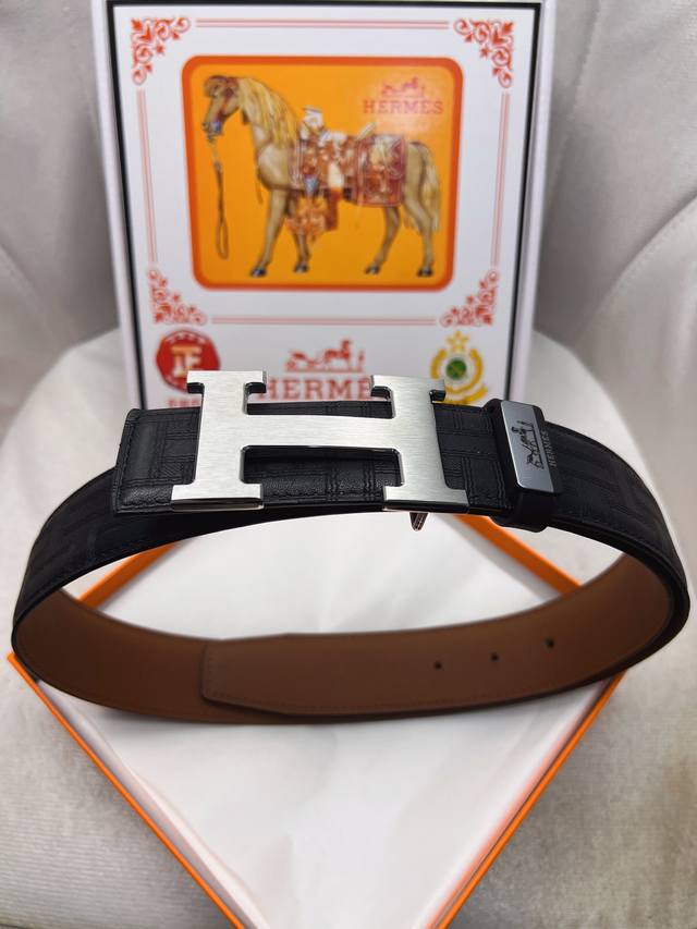 Brand: Hermes Perforated Hook Button, Original High-End Quality, Synchronized w