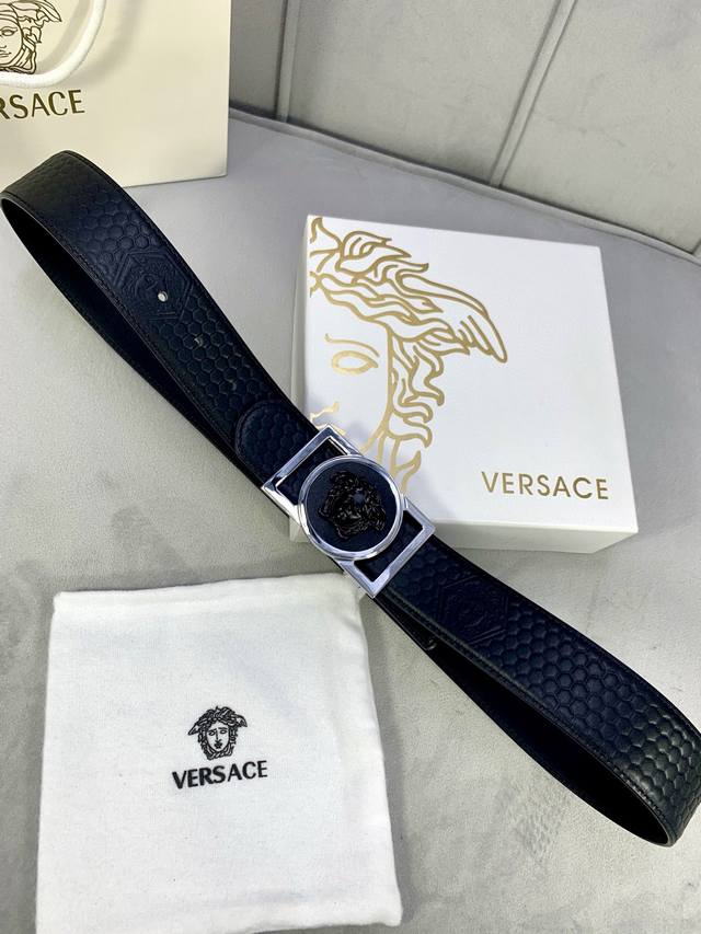 Width 4.0Cm This Versace supple top-grain leather strap features a rectangular