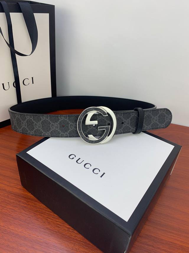 Width 4.0 cm Gucci Supreme premium canvas belt with Interlocking G inserts, nat