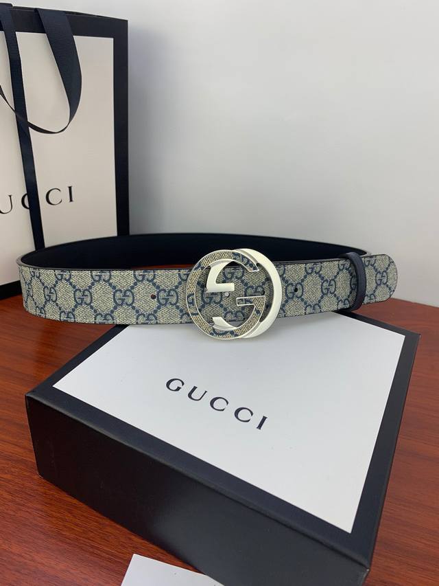 Width 4.0 cm Gucci Supreme premium canvas belt with Interlocking G insert, natu