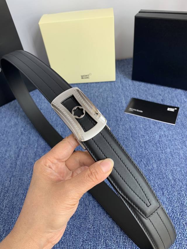 Brand: Montblanc 550112 Automatic. Description: Double-sided original leather.