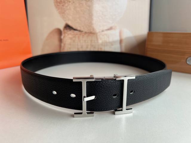Hermes 40mm Nathan Reversible Belt, featuring a premium pin buckle and imported