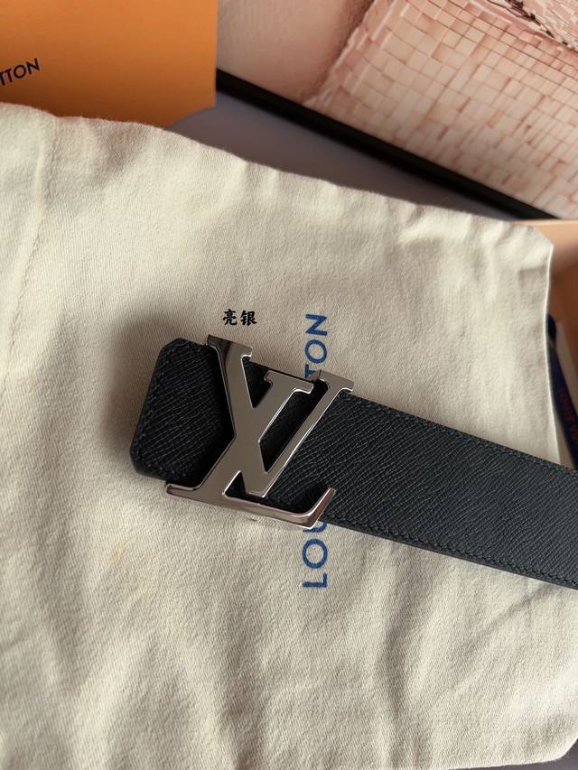 If you're looking for a high-recognition, understated yet sophisticated piece,