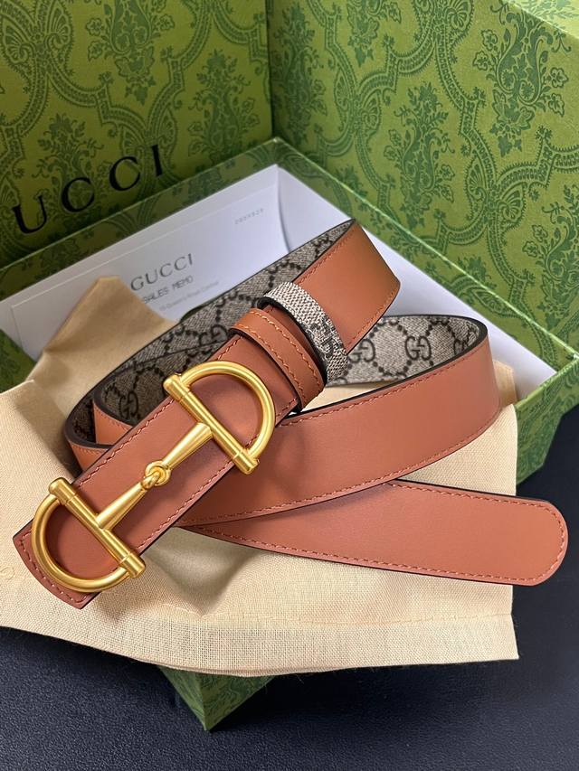 The Gg Marmont collection introduces a reversible style, unveiling the new seas