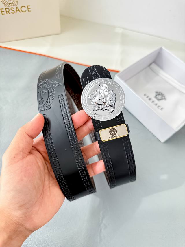 Product Name: Versace Original Belt/Leather Bag DDD Model: Hook buckle, classic