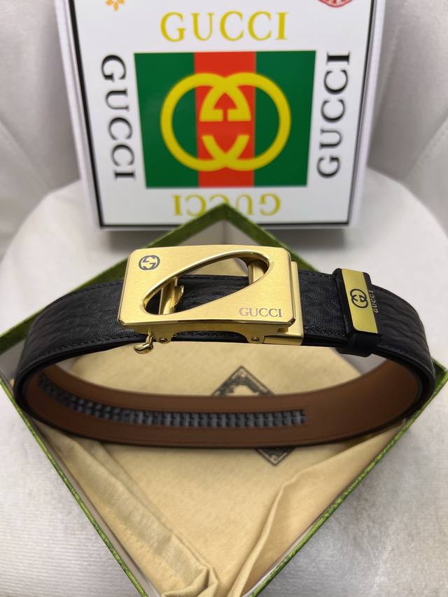 Gucci original single-piece top-grain cowhide peacock pattern, with top-grain c