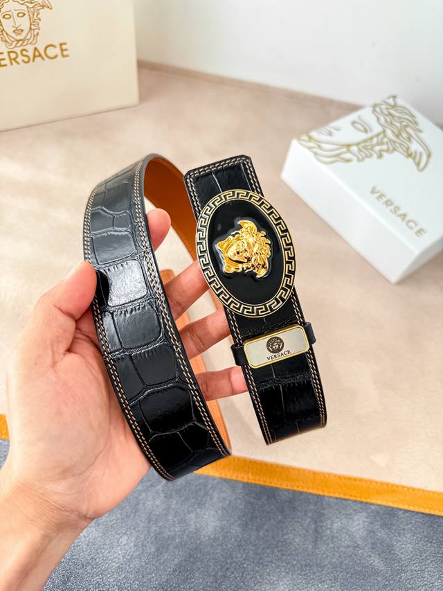 Product Name: Versace Original Belt/Leather Bag DDD Model: Hook buckle, classic