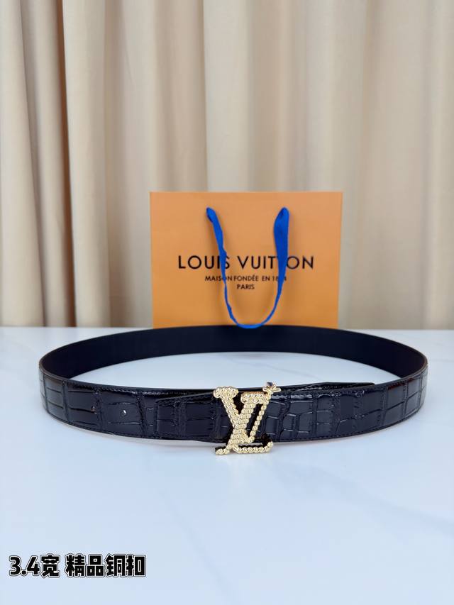 3.4cm wide LV leather belt with brass buckle, made from select top-grain cowhid