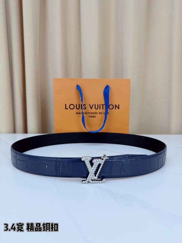 3.4cm wide LV leather belt with brass buckle, made from select top-grain cowhid