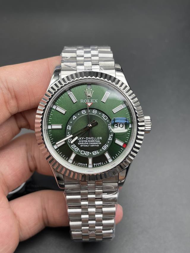 劳力士纵航者系列42Mm 绿面9001 DDD