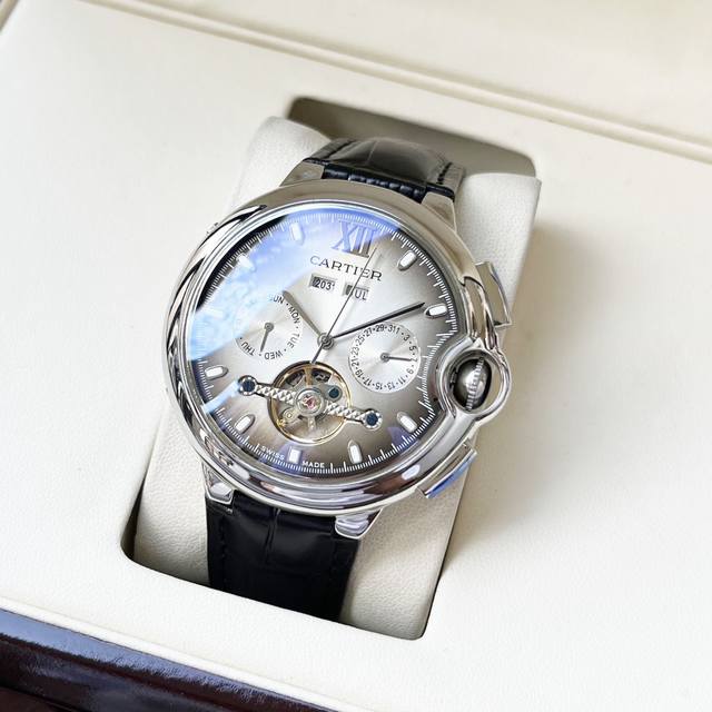 金770 全新风格 经典热卖 卡地亚-Cartier 男士腕表 全自动机械机芯 矿物强化玻璃 316L精钢表壳 真皮表带 时尚休闲 商务必备 尺寸:直径44Mm