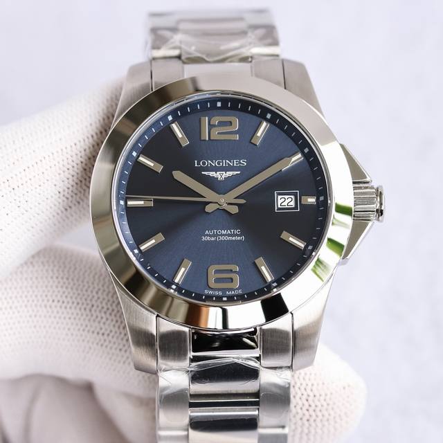 运动而不失优雅 Tw 浪琴Conquest康卡斯系列L3.777.4腕表，腕表内部搭载2824自动机械机芯，表盘漆绘阿拉伯数字和时标，Super-Luminov