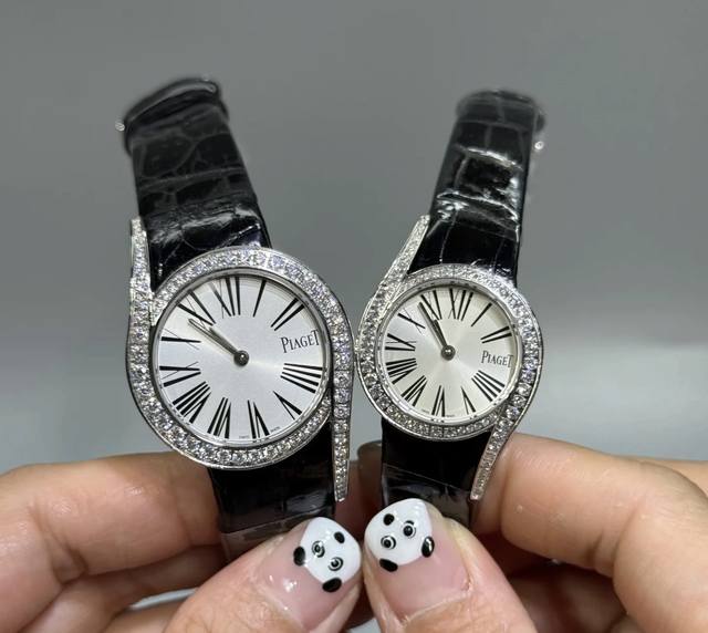 伯爵Limelight Gala系列女士钻石腕表！表壳镶嵌60颗大小不一的明亮式切割钻石 约0.92克拉 此款表盘尺寸32Mm 精致又不失大气。腕表机芯采用瑞士