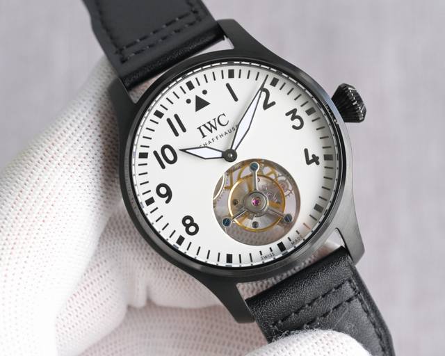 Tw Factory 新款Iwc万国飞行员陀飞轮腕表Tf3追求创新工艺和独创技术，一直是万国制表发展的不竭动力。自1936年的第一块飞行员腕表问世以来，万国就已