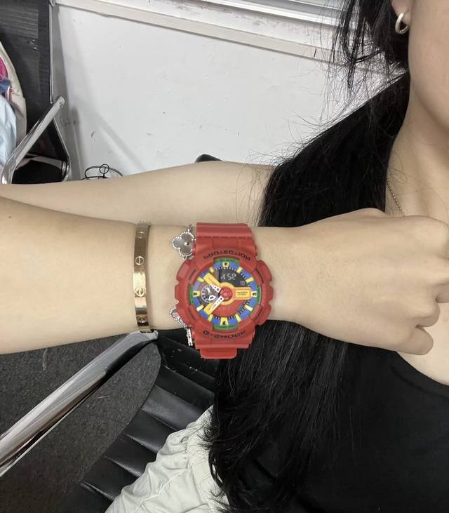 卡西欧G-Shock手表 全套礼盒！！ DDD 救命！！也太好看了吧！！！ DDD 这个价格P不得买两个啊 ！！！ DDD 全套礼盒包装送人完全没问题！！ DD
