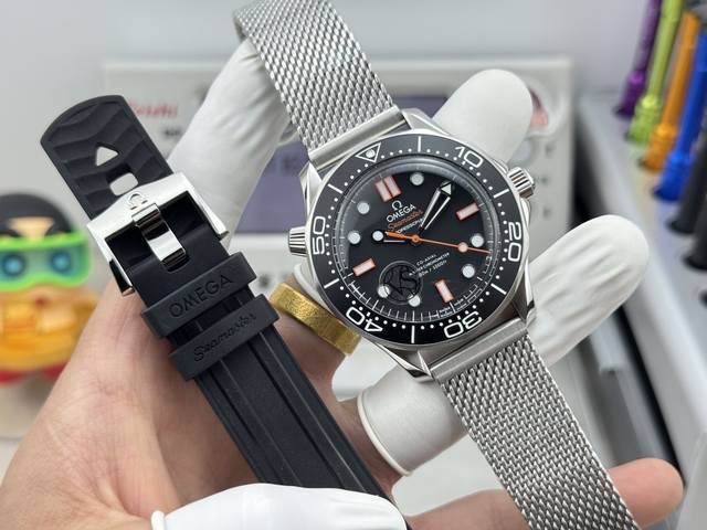 全新力作匠心传承Omega欧米茄007-Seamaster Diver 300M 独家定制版本！ DDD 市场唯一对版版本，后盖对版，精磨网带，头粒与原版一致！