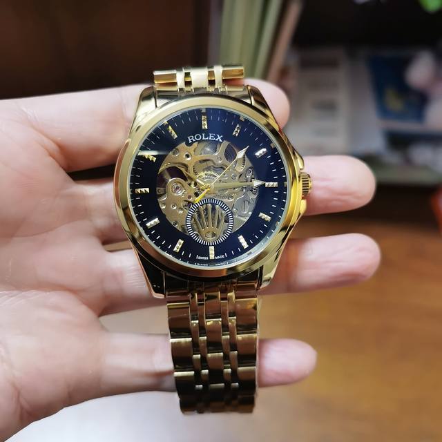 皮 ，新款暴出 ，劳力士一Rolex 休闲商务男款火爆上市超强矿物质镜面，全自动机械机芯，走时精准，真空电镀 ，直径：42Mm，厚度：12Mm，时尚百搭 优雅大