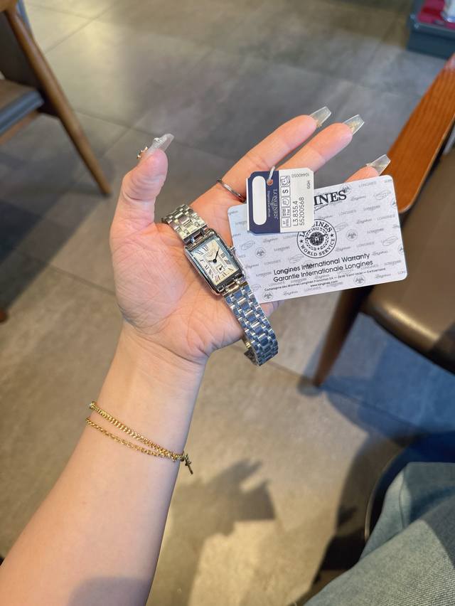 鳄鱼皮纹戴卓 小姐姐们赶紧入手 DDD 浪琴-Longines戴卓维纳系列 DDD 精致两针半女士腕表 DDD 316精钢表带 DDD 直径33*22Mm厚7M