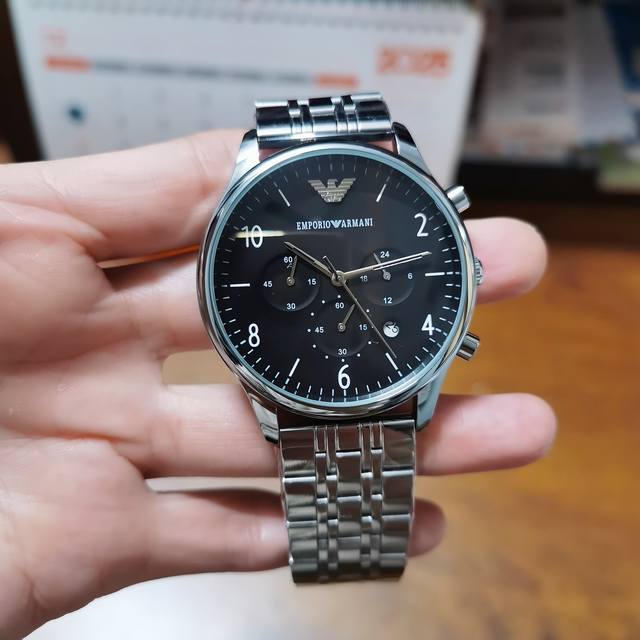 全黑 ，阿玛尼－Emporio Armani优雅男士腕表 ，多功能石英机芯，超强矿物质镜面 ，精刚表带，真空电镀，精密防水 ，走时精准，直径：43Mm，厚度：1