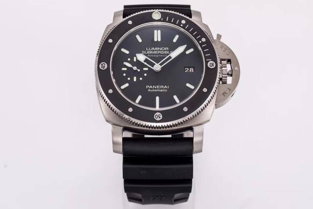 Vs出品 沛纳海389 Pam00389 最新升级版机芯 敢死队3 史泰龙同款！堪称手表界中的“路虎”47Mm 硬汉味十足！Vs同步正品P 0机芯，蓝宝石玻璃，